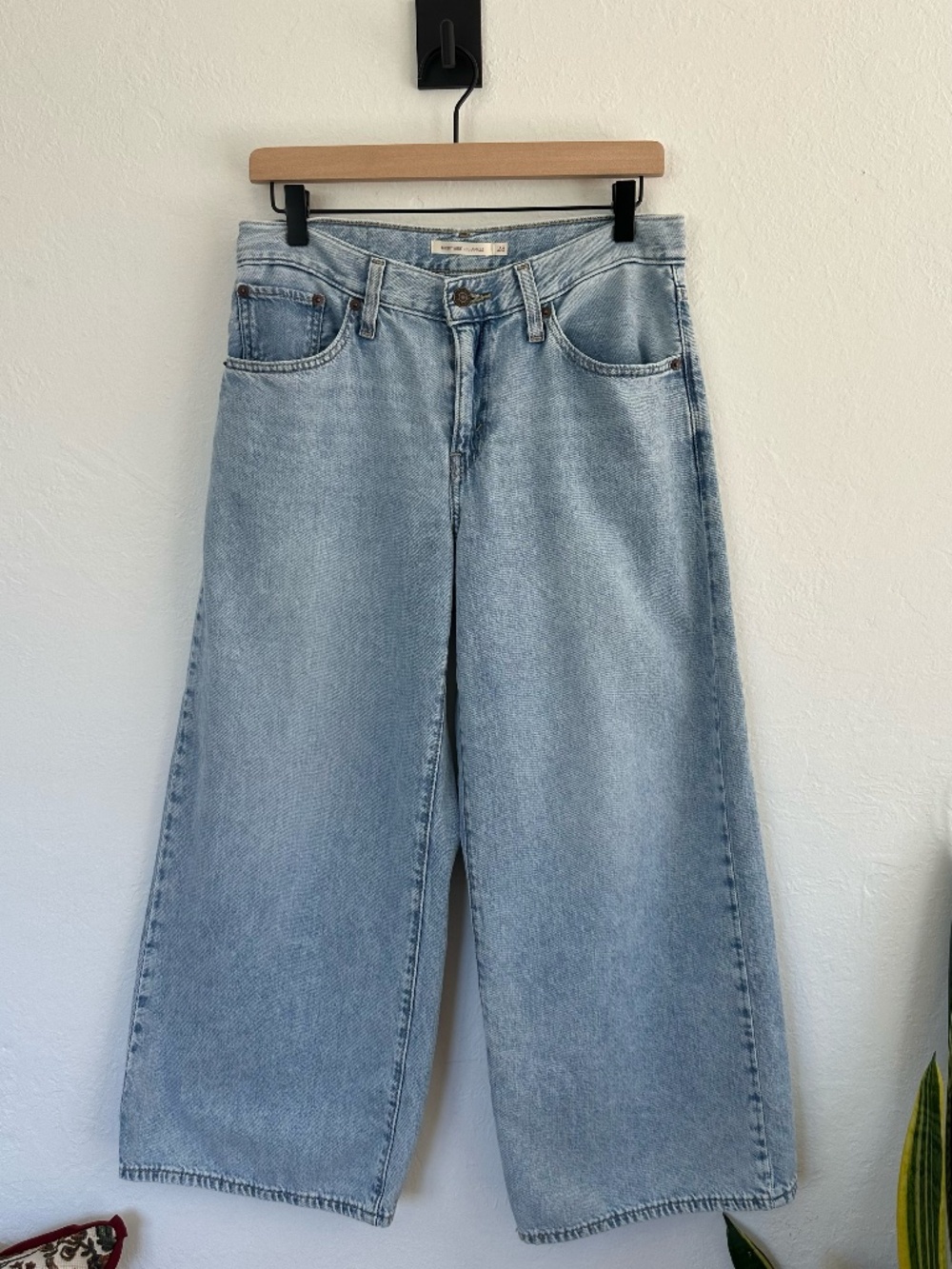 Levi's Middy Wide Leg Ankle Jean- Light Wash, Mid Rise